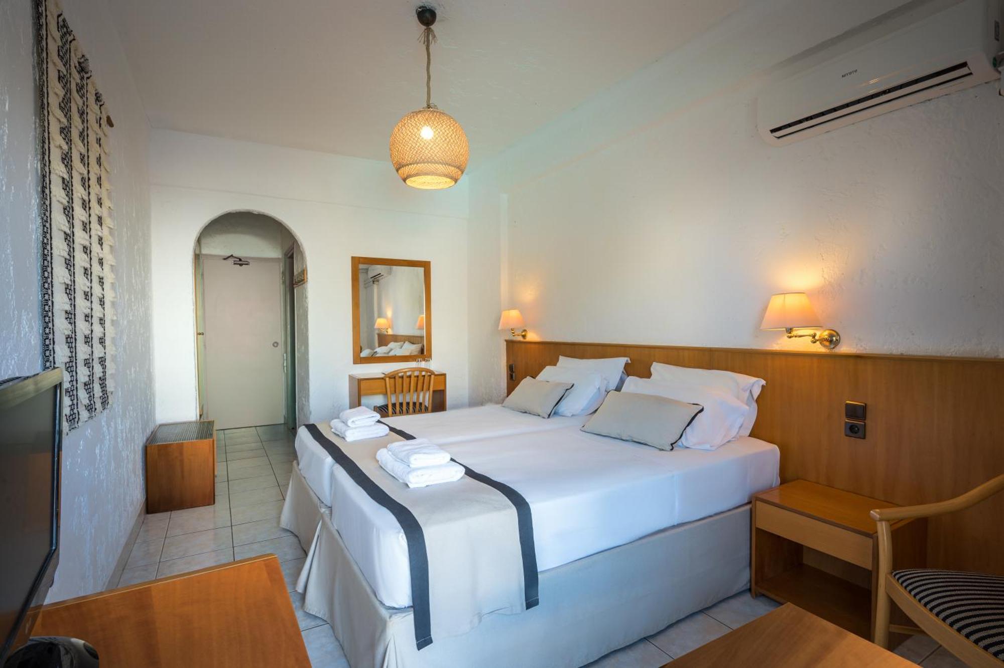 Heronissos Hotel 4*